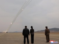 Kim Jong Un Ajak Sang Putri Lihat Peluncuran Rudal 'Monster' Korut