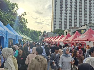 War Takjil Seru di Patra Kukusan Depok, Pemburunya Para Mahasiswa