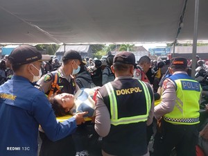 Macet Akibat Antrean Panjang di Pelabuhan Gilimanuk Bali, 17 Pemudik Tumbang