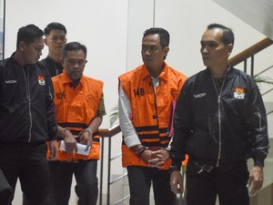 Kepala Dinas Setor Jatah THR ke Bupati Cilacap, KPK Telusuri Sumbernya