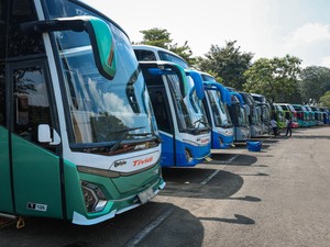 Ratusan Bus Datang ke TMII, Siap Bawa Ribuan Warga Jateng Mudik Gratis
