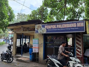 Pempek Legendaris dari Bandung Ini Cocok Jadi Oleh-oleh Mudik