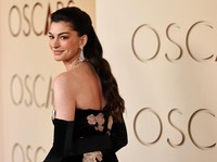 Anne Hathaway. (REUTERS/Daniel Cole)