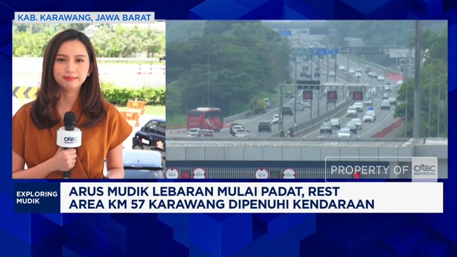 Arus Mudik Mulai Padat, Rest Area KM 57 Karawang Dipenuhi Kendaraan