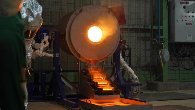 Merdeka Gold Resources Jual Emas Perdana ke Antam 16 Kg