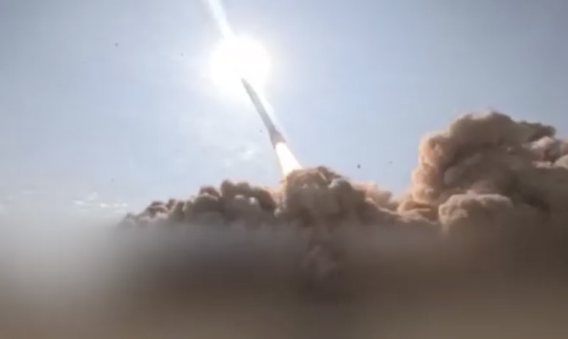 Iran menggunakan rudal Sejjil untuk pertama kalinya. (REUTERS)