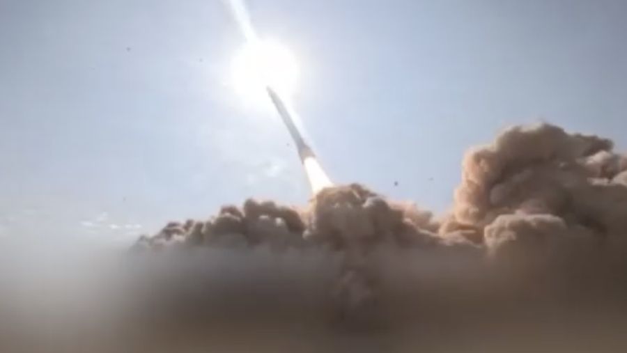 Iran menggunakan rudal Sejjil untuk pertama kalinya. (REUTERS)