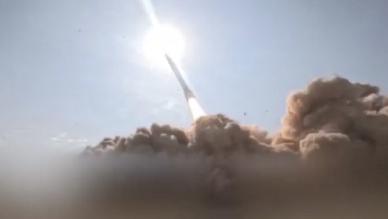 Iran menggunakan rudal Sejjil untuk pertama kalinya. (REUTERS)