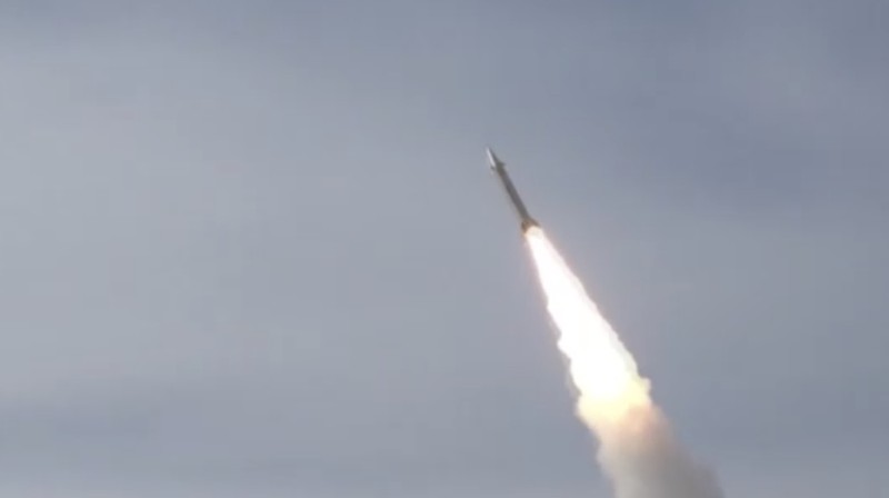 Iran menggunakan rudal Sejjil untuk pertama kalinya. (REUTERS)