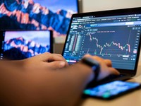 IHSG Ambruk 3%, Ini 5 Rekomendasi Saham yang Bisa Dilirik