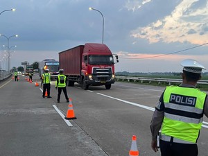 Truk Angkutan Barang Dibatasi Selama Arus Mudik-Balik