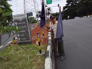 Disentil Dedi Mulyadi, Tim Maung Bersihkan Taman Depok dari Atribut Partai