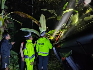Bus Angkut 36 Penumpang Masuk Jurang di Lahat, Tidak Ada Korban Jiwa