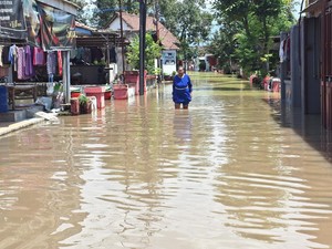 Banjir Rendam 2 Desa di Mojokerto gegara Tanggul Sungai Jebol
