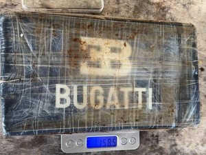 Warga Selayar Kembali Temukan Paket 1,1 Kg Diduga Kokain Berlogo Bugatti