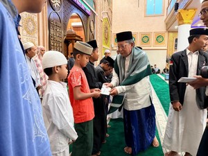 Wagub Jambi Isi Malam ke-25 Ramadan dengan Tahajud dan Itikaf