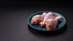 Tips Pilih-pilih Daging Ayam: Ciri Tak Layak Konsumsi hingga Cara Simpan di Kulkas