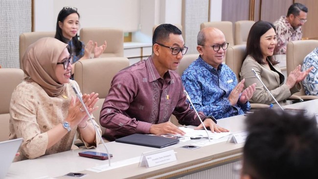 Danantara Inisiasi Hibah PLTS Sumenep, Pasok Listrik ke 2.000 Keluarga