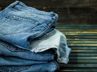 Seberapa Sering Harus Cuci Celana Jeans? Ini Rekomendasi Ahli