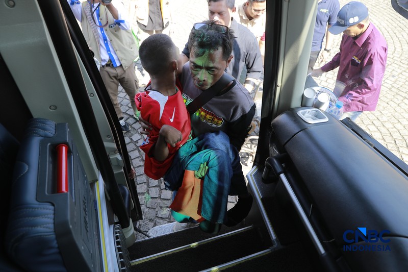 Keberangkatan peserta program Mudik Gratis Lebaran 2026 di kawasan Monas, Jakarta Pusat, Selasa (17/3/2026). (CNBC Indonesia/Muhammad Sabki)