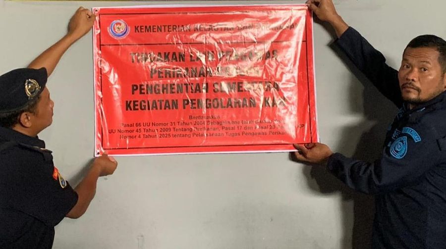 Kementerian Kelautan dan Perikanan (KKP) menghentikan sementara operasional kegiatan Unit Pengolahan Ikan (UPI) PT. ISF di Kecamatan Kaliori, Kabupaten Rembang, Jawa Tengah, pada Senin (16/3/2026). (Dok. KKP)