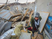 Kondisi rumah sakit rehabilitasi pengguna narkoba yang hancur akibat serangan udara Pakistan di Kabul, Afghanistan, Selasa (17/3/2026). (REUTERS/Yunus Yawar)