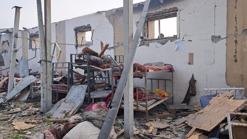 Kondisi rumah sakit rehabilitasi pengguna narkoba yang hancur akibat serangan udara Pakistan di Kabul, Afghanistan, Selasa (17/3/2026). (REUTERS/Sayed Hassib)