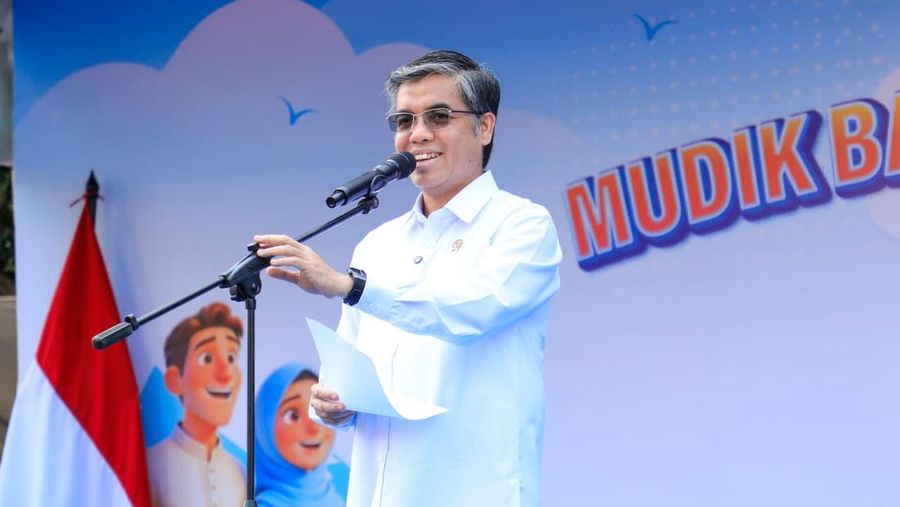 Menteri Ketenagakerjaan (Menaker) Yassierli saat melepas pemudik di Jakarta, Selasa (17/3/2026). (Dok. Kemnaker)