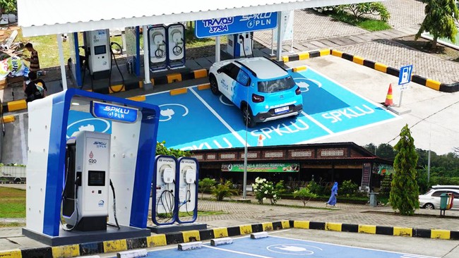Ini Lokasi Ngecas Mobil Listrik di Tol Trans Jawa dan Sumatra