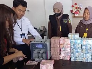Kejati Babel Terima Uang Rp 1,9 M dari Saksi Kasus Tambang Ilegal di Bateng