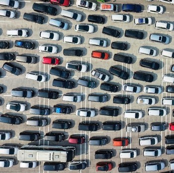 Padat Merayap, Cek Kondisi Tol Jakarta-Cikampek Arah Jawa Tengah