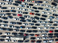 Padat Merayap, Cek Kondisi Tol Jakarta-Cikampek Arah Jawa Tengah