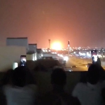 Detik-Detik Ledakan Proyektil Iran Guncang Riyadh Ibu Kota Arab Saudi