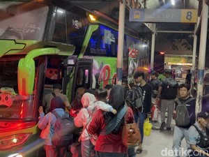 47 Ribu Penumpang Padati Terminal Purabaya hingga Malam Ini