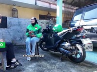 Video: Perjuangan Driver Ojek Online: Mengantar Harapan