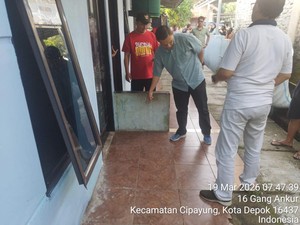 Geger Warga Depok Temukan Bayi Laki-laki Diselimuti Kain Keset di Teras Rumah