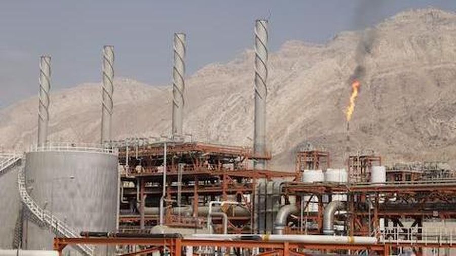 Ladang gas South Pars di Pelabuhan Asalouyeh, utara Teluk Persia, Iran.(REUTERS/Raheb Homavandi/TIMA/File Photo)