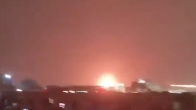 Ledakan terjadi di Riyadh menyusul serangkaian serangan rudal yang menargetkan ibu kota Saudi. (Tangkapan Lyar Video/X)