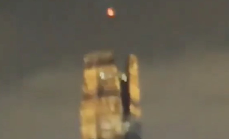 Ledakan terjadi di Riyadh menyusul serangkaian serangan rudal yang menargetkan ibu kota Saudi. (Tangkapan Lyar Video/X)