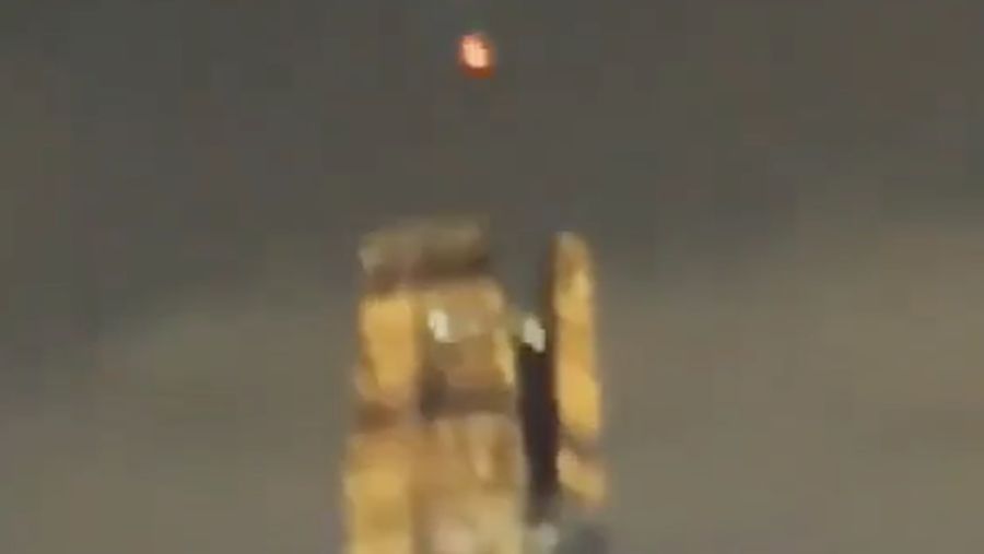 Ledakan terjadi di Riyadh menyusul serangkaian serangan rudal yang menargetkan ibu kota Saudi. (Tangkapan Lyar Video/X)