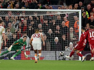 Liverpool Balikkan Agregat, Gilas Galatasaray 4-0
