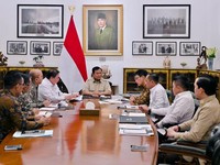 Kumpulkan Menteri, Prabowo Siapkan Upaya Penghematan Energi 