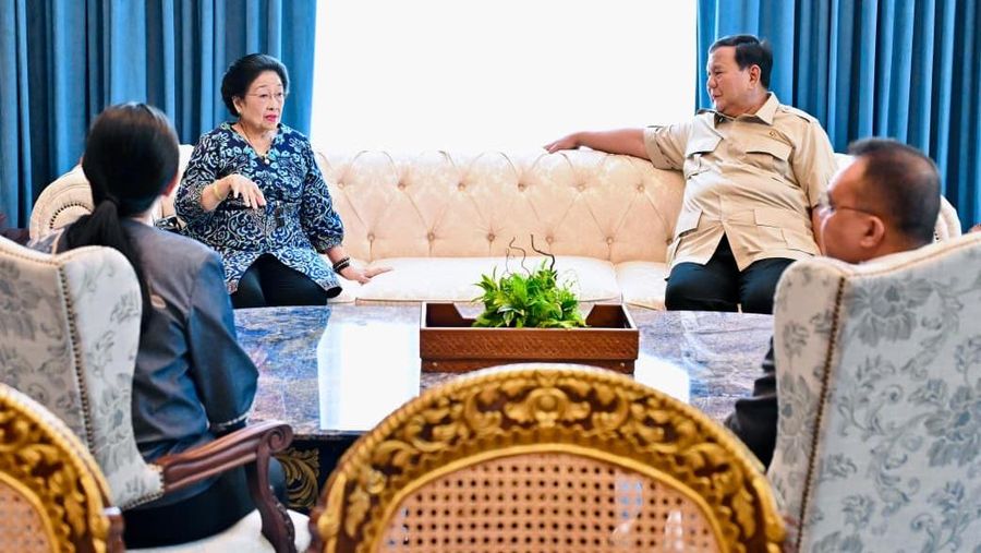 Presiden RI Prabowo Subianto melakukan pertemuan dengan Presiden ke-5 RI sekaligus Ketua Umum Partai Demokrasi Indonesia Perjuangan (PDI-P) Megawati Soekarnoputri di Istana Kepresidenan, Jakarta, Kamis (19/3/2026). (Laily Rachev - Biro Pers Sekretariat Presiden)