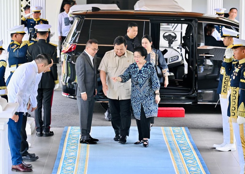 Presiden RI Prabowo Subianto melakukan pertemuan dengan Presiden ke-5 RI sekaligus Ketua Umum Partai Demokrasi Indonesia Perjuangan (PDI-P) Megawati Soekarnoputri di Istana Kepresidenan, Jakarta, Kamis (19/3/2026). (Laily Rachev - Biro Pers Sekretariat Presiden)