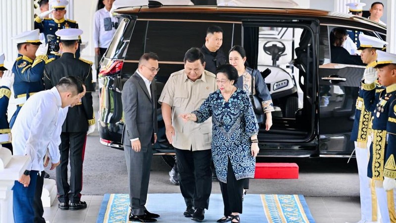 Presiden RI Prabowo Subianto melakukan pertemuan dengan Presiden ke-5 RI sekaligus Ketua Umum Partai Demokrasi Indonesia Perjuangan (PDI-P) Megawati Soekarnoputri di Istana Kepresidenan, Jakarta, Kamis (19/3/2026). (Laily Rachev - Biro Pers Sekretariat Presiden)