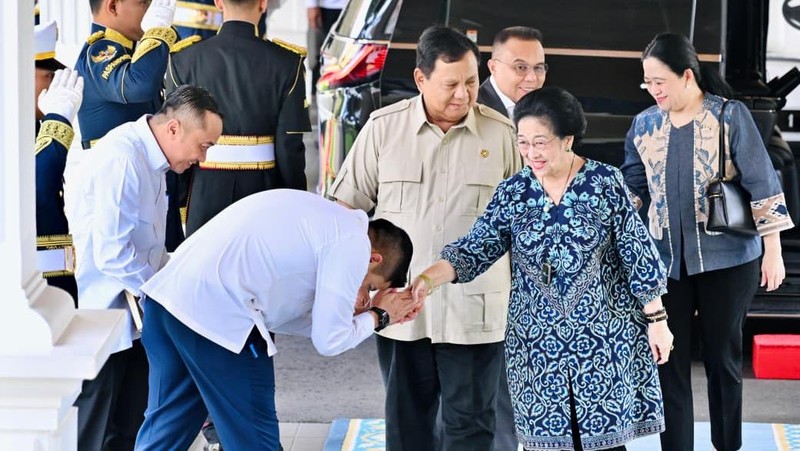 Presiden RI Prabowo Subianto melakukan pertemuan dengan Presiden ke-5 RI sekaligus Ketua Umum Partai Demokrasi Indonesia Perjuangan (PDI-P) Megawati Soekarnoputri di Istana Kepresidenan, Jakarta, Kamis (19/3/2026). (Laily Rachev - Biro Pers Sekretariat Presiden)