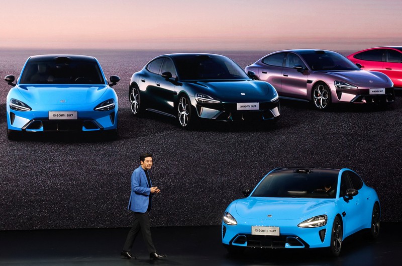 Raksasa teknologi China, Xiaomi meluncurkan generasi terbaru mobil listrik SU7 di Beijing, China, Kamis (19/32026). (REUTERS/Maxim Shemetov)