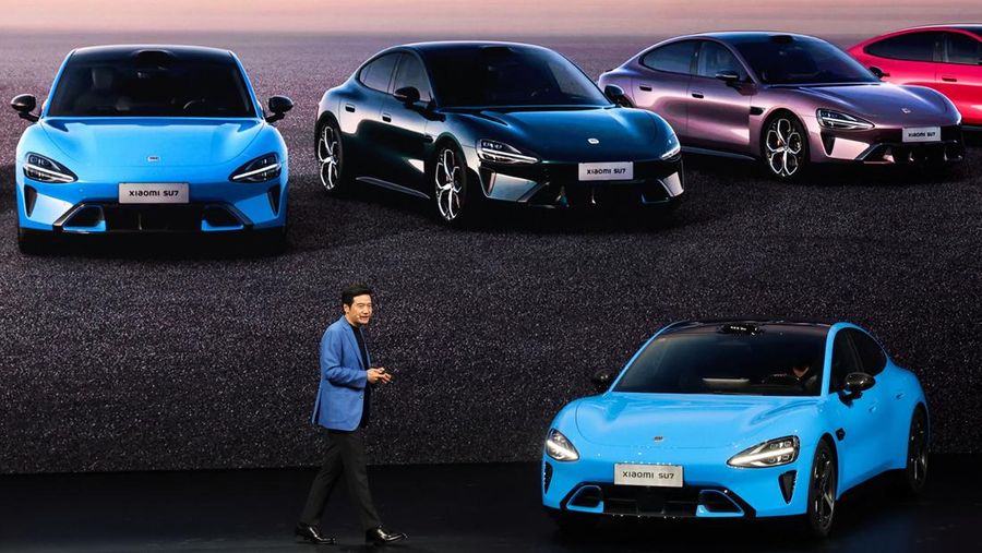 Raksasa teknologi China, Xiaomi meluncurkan generasi terbaru mobil listrik SU7 di Beijing, China, Kamis (19/32026). (REUTERS/Maxim Shemetov)