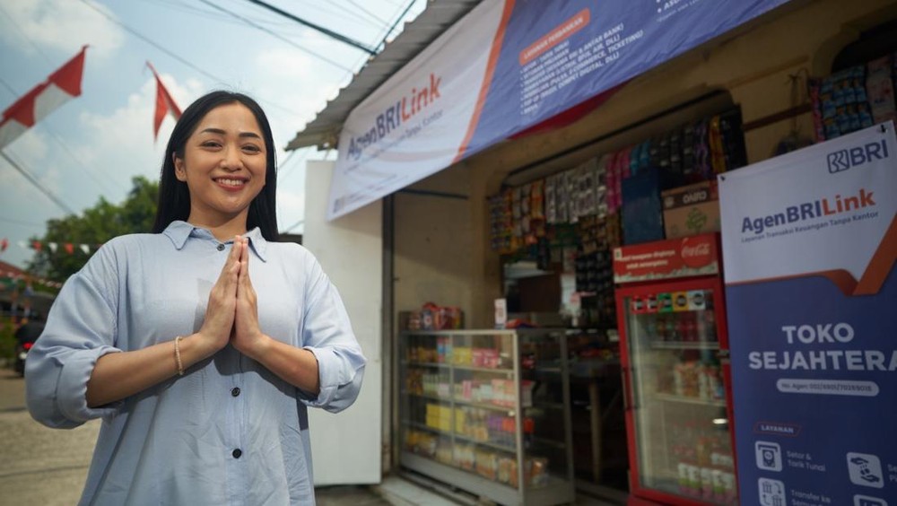 ATM Jauh? Jangan Panik! BRImo Sulap Warung Jadi Bank!