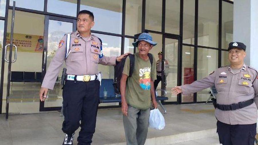 Pemudik Tertinggal di Tol. (Instagram/Satlantas Polres Indramayu)